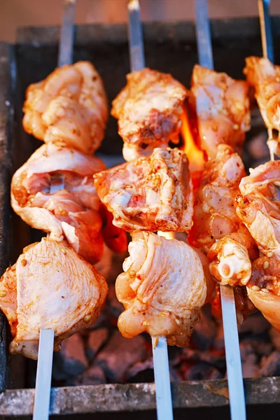 Raw Chicken Kebab Skewers Grill Flame — Stock Photo, Image