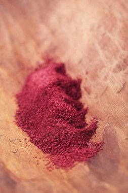 Zemin kırmızı sumak meyveleri baharat 