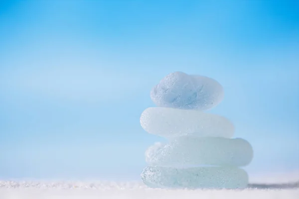 Sea Glass Tower White Beach Sand Seascape Background — Stock Photo, Image