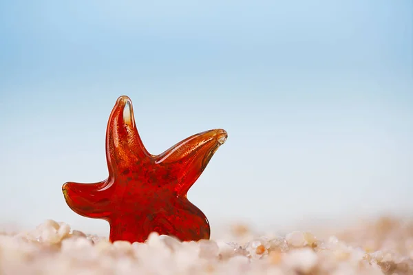 Stelle Marine Arancioni Sulla Sabbia Della Spiaggia Con Sfondo Marino — Foto Stock