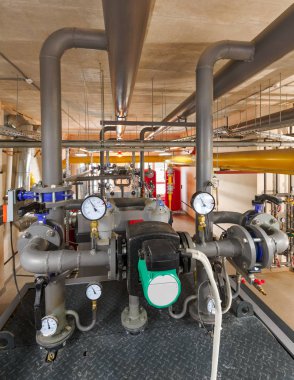 Endüstriyel, gaz Kazan kazanlar ile teknolojik birimidir; Pompalar; sensörler ve boru hatları çeşitli.