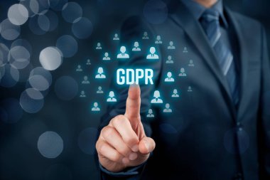 genel veri koruma yönetmeliği kavramı. İşadamı ya da teknoloji uzmanı tıklayın metin Gdpr ve simgeleri insan Gdpr uygulamak için.