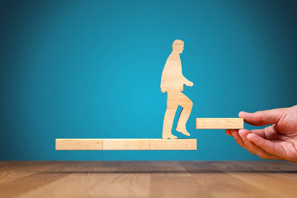 Тренер мотивирует к личностному развитию и росту
