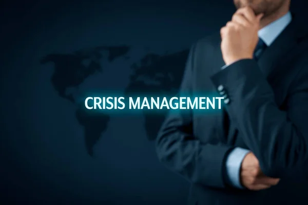 危机管理概念 危机管理者认为如何在危机时期管理公司 — 图库照片