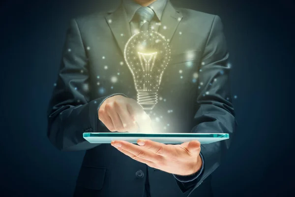Firma Kreatywna Daje Kreatywność Pomysły Dłonie Cyfrowym Tabletem Lampą Graficzną — Zdjęcie stockowe