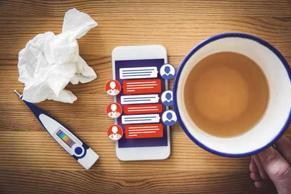 Chatear Smartphone Con Médico Paciente Con Síntomas Gripe Comunica Línea — Foto de Stock