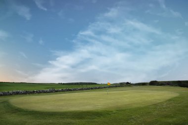 Akşam ışığı ile Golf sahası golf sahası Northumberland'deki/daki oteller