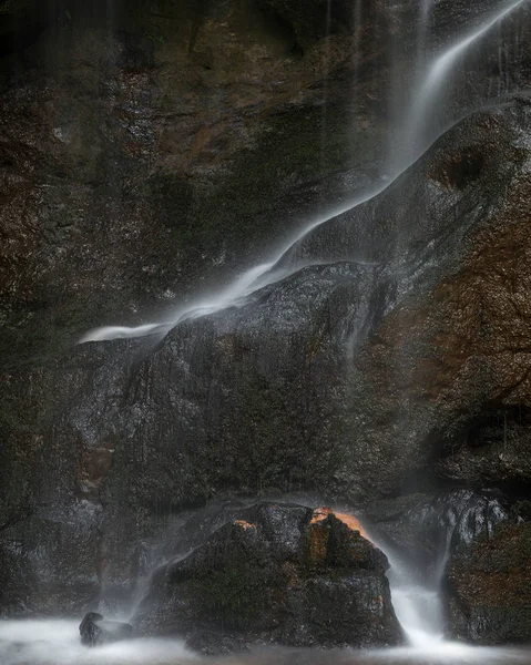 Impressionante Pacífica Exposição Longa Cachoeira Detalhe Íntimo Paisagem Imagem — Fotografia de Stock