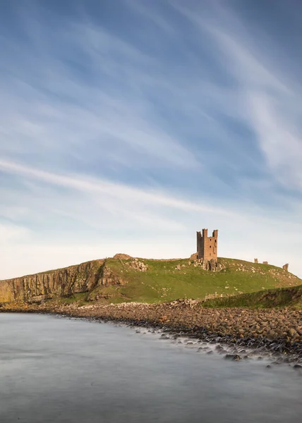 Krásný Krajinný Obraz Hradu Dunstanburgh Pobřeží Northumberlandu Anglii Během Pozdního — Stock fotografie