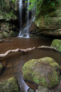 Şelale peyzaj Roughting Linn Northumberland National Park İngiltere'de çarpıcı