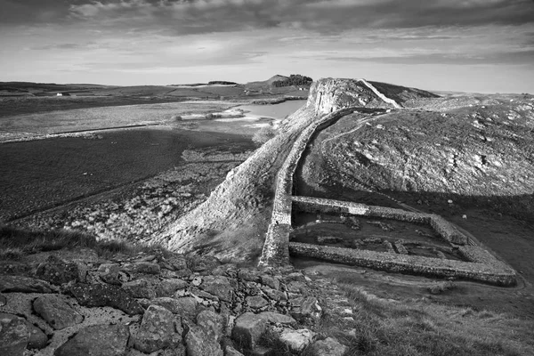 Splendida Immagine Paesaggistica Bianco Nero Del Muro Adriano Nel Northumberland — Foto Stock