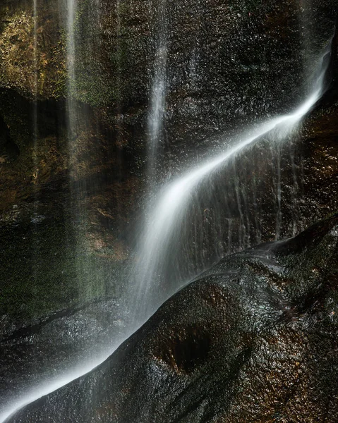 Ohromující Klidné Dlouhé Expozice Vodopád Detail Intimní Krajina Obrázek — Stock fotografie