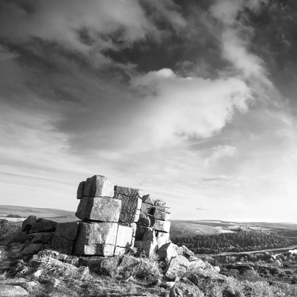 Siyah Beyaz Deri Tor Burrator Rezervuar Dartmoor Milli Parkı Nda — Stok fotoğraf