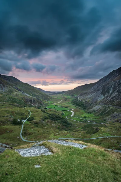 Prachtige Humeurig Landschap Foto Van Nant Francon Vallei Snowdonia Tijdens — Stockfoto