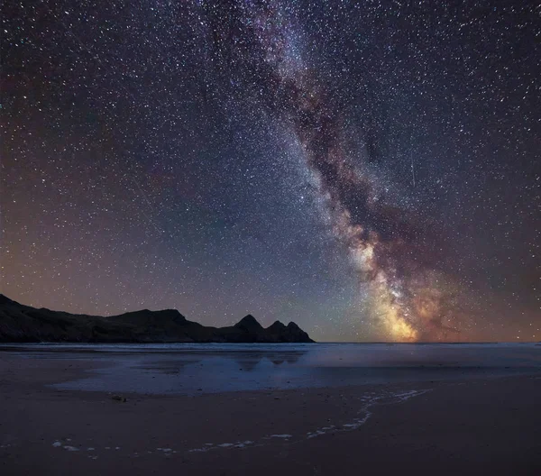 Impresionante Imagen Compuesta Vía Láctea Vibrante Sobre Paisaje Playa Arena —  Fotos de Stock