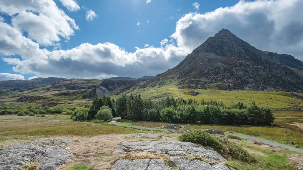 Beautiful Landscape Image Countryside Llyn Ogwen Snowdonia Early Autumn — Stock Photo, Image