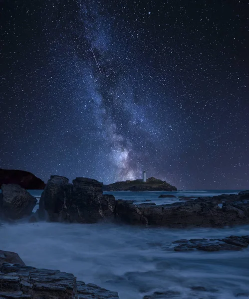 Atemberaubendes Lebendiges Milchstraßenbild Über Der Landschaft Des Godrevy Leuchtturms Der — Stockfoto