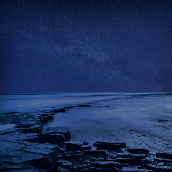 Canlı Samanyolu Kompozit Görüntü Kimmeridge Bay Jurassic Coast Ngiltere Peyzaj — Stok fotoğraf