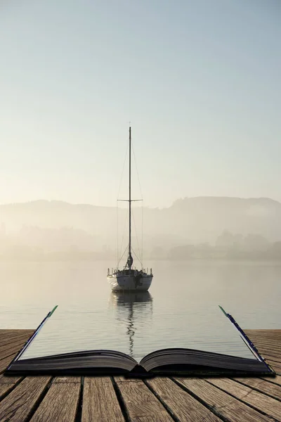 Hermosa Imagen Paisaje Desenchufado Yate Vela Sentado Todavía Aguas Tranquilas — Foto de Stock