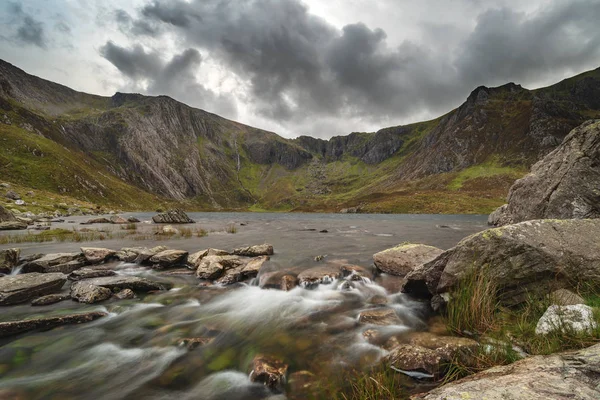 Landskapet Bilden Floden Rinner Ner Bergskedja Nära Llyn Ogwen Och — Stockfoto