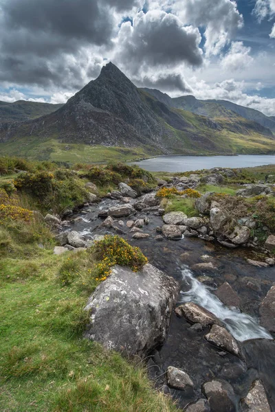 Obraz Pejzaż Piękny Krajobrazy Wokół Llyn Ogwen Snowdonia Wczesna Jesień — Zdjęcie stockowe