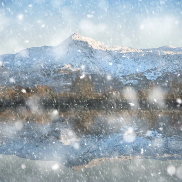 Vackra Vinter Landskap Bilden Mount Snowdon Och Andra Toppar Nationalparken — Stockfoto