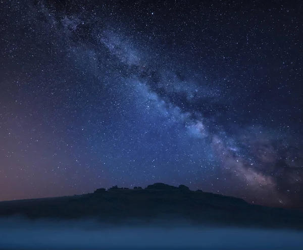 Impressionante Vibrante Láctea Imagem Paisagem Composta Sobre Motores Dartmoor Revelando — Fotografia de Stock