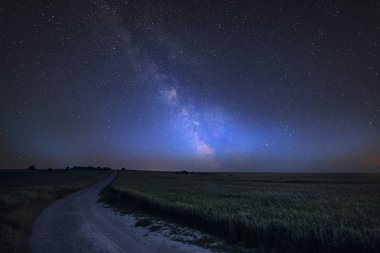 South Downs Steyning kase peyzaj üzerinde çarpıcı Canlı Samanyolu bileşik görüntü 