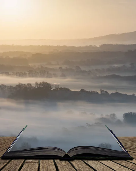 Paisagem Rural Inglesa Nebulosa Bonita Nascer Sol Inverno Com Camadas — Fotografia de Stock