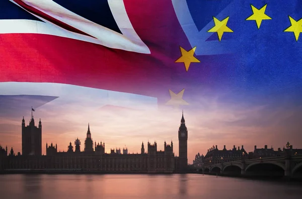 Brexit Imagem Conceitual Imagem Londres Bandeiras Reino Unido Sobrepostas Simbolizando — Fotografia de Stock