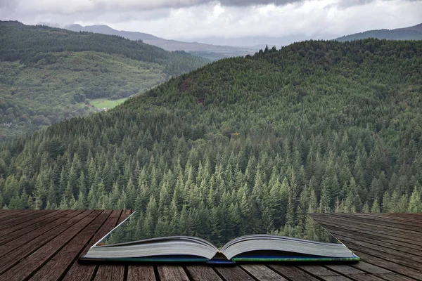 Imagen de paisaje de Precipice Walk en Snowdonia overloo —  Fotos de Stock