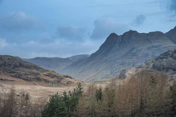 Beautiful vibrant sunrise landscape image of Blea Tarn in UK Lak — Stock Photo, Image