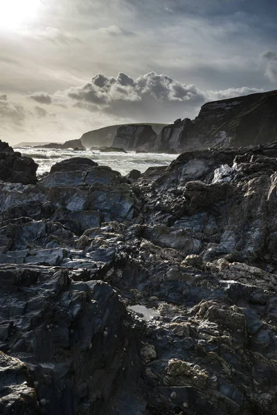 Prachtige late avond lente landschap afbeelding van Ayrmer Cove op D — Stockfoto