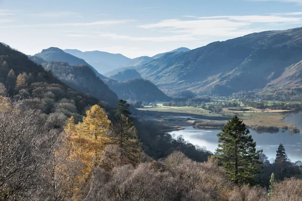 Impresionante Otoño Otoño Paisaje imagen de vista desde ruta a Walla —  Fotos de Stock