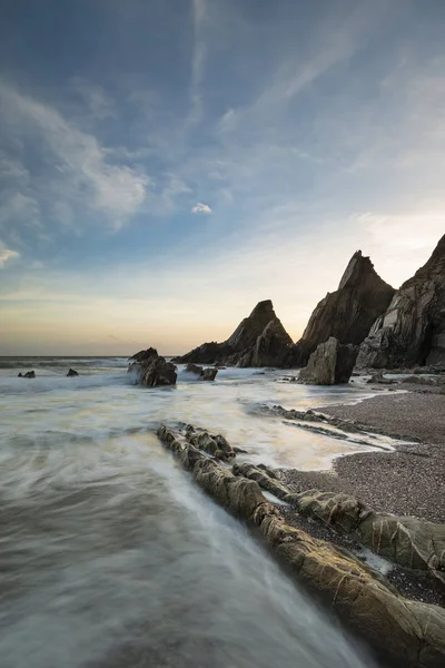 Impresionante imagen de paisaje al atardecer de Westcombe Beach en Devon Engl —  Fotos de Stock