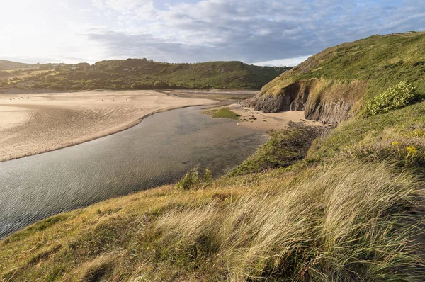 Bonita noite de verão calmo pôr-do-sol praia imagem da paisagem — Fotografia de Stock