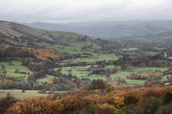 Stunning Autumn Fall landscape scene from Surprise View in Peak — Stock Photo, Image