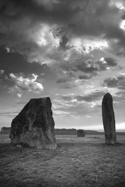 Impressionante preto e branco Verão nascer do sol paisagem do Neolítico — Fotografia de Stock