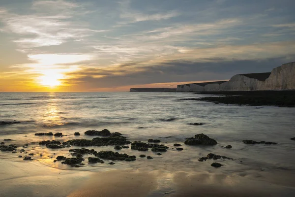 Hermosa imagen vibrante del atardecer del paisaje del verano de siete hermanas —  Fotos de Stock