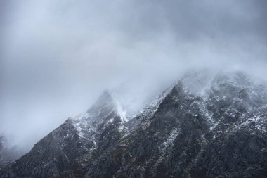 Karla kaplı Pen Yr Ole Wen mo çarpıcı detay manzara görüntüleri