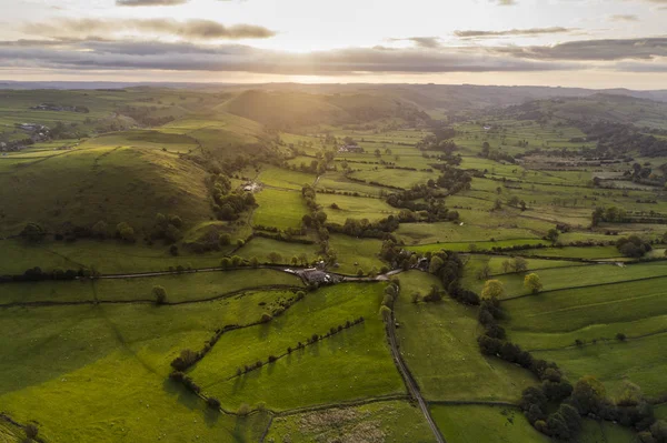 Splendida immagine aerea drone paesaggio di Peak District countrysi — Foto Stock