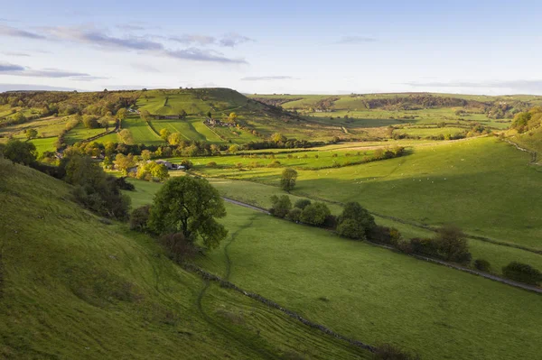 Stunning aerial drone landscape image of Peak District countrysi — Stock Photo, Image