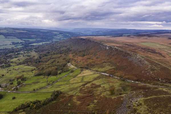 Splendida Autunno Autunno paesaggio drone aerea immagine di Crubar Edge — Foto Stock