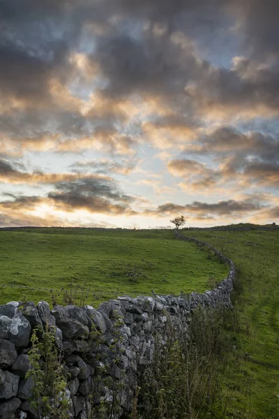 Vacker höst Fall landskap levande landsbygd bild av lon — Stockfoto