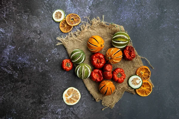 Piatto Lay Immagine Essiccato Stagionale Inverno Frutta Sfondo Ruvido Strutturato — Foto Stock