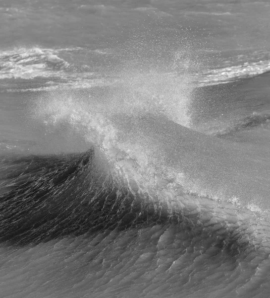 Fantastisk Bild Enskilda Vågbrytning Och Veck Våldsam Blåsig Storm Svart — Stockfoto