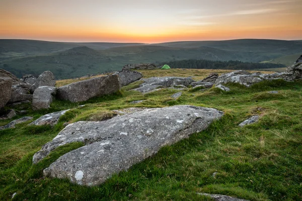 Bella Immagine Campeggio Selvaggio Nella Campagna Inglese Durante Splendida Alba — Foto Stock