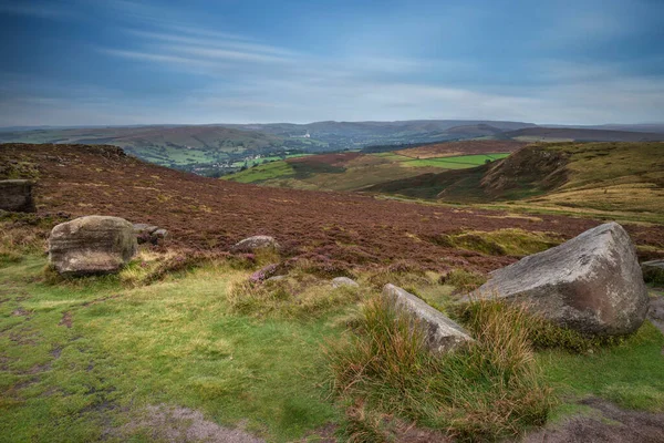 Stunning Landscape View Late Summer Heather Peak District Higger Tor — Stock Photo, Image
