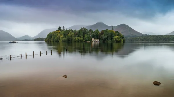 Schöne Landschaftsaufnahme Von Derwentwater Englischen Lake District Spätsommermorgen Mit Stillem — Stockfoto
