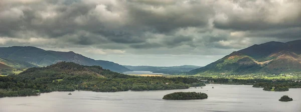 Şaşırtıcı Dramatik Manzara Görüntüsü Göl Bölgesi Nden Derwentwater Bakan Skiddaw — Stok fotoğraf